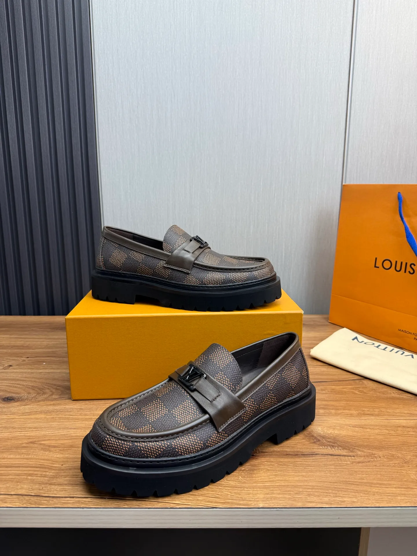 Men's shoes 💰640💰 LV. - Men's business casual leather shoes, top quality cow products. 1:1 shipment ⬆️Luxury and noble 👞All imported original brand leather materials, just to create a more comfortable wearing experience, upper: original cowhide ➕Imported full cow lining, original outsole ✔️36-45 (38.45 non-refundable)